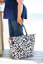 Load image into Gallery viewer, Beach Bag --- Catwalk Design