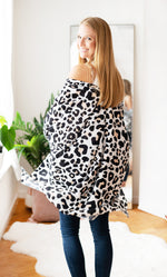 Load image into Gallery viewer, Women's Top --- Catwalk Design