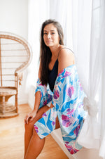 Load image into Gallery viewer, Women's Top --- Multicolor Flowers