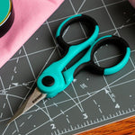 Load image into Gallery viewer, ProSeries™ Detail Scissor (with NANO Tip (TM) Comfort Grip) 4.5" by Singer