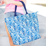 Load image into Gallery viewer, Beach Bag --- Blue Pineapples
