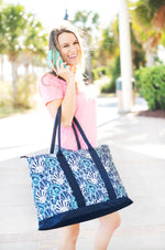 Load image into Gallery viewer, Cooler Tote --- Blue &amp; Navy Shells
