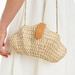 Load image into Gallery viewer, Wicker Shell Clutch -- Natural Color
